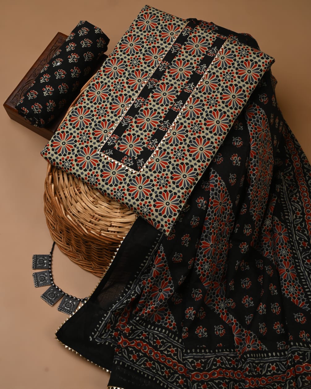 Designer Unstitched Suits in Abdu Rahiman Nagar