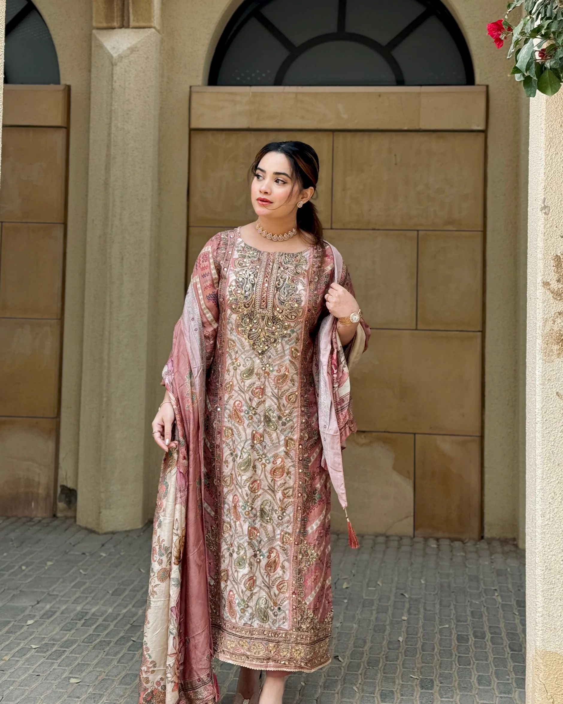 Lawn Pakistani Unstitched Suits in Abdu Rahiman Nagar