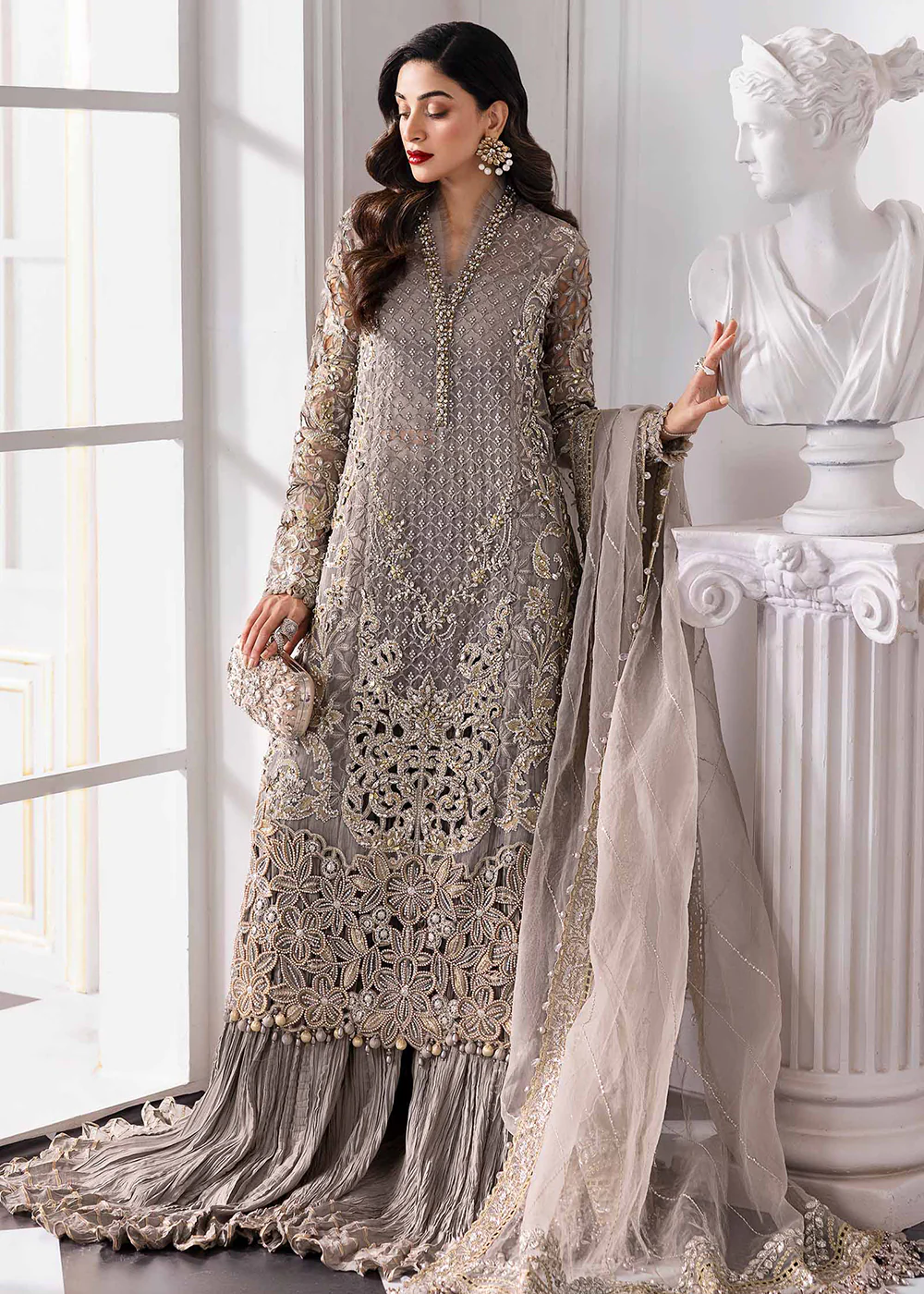 Unstitched Sharara Suits in Aamadi