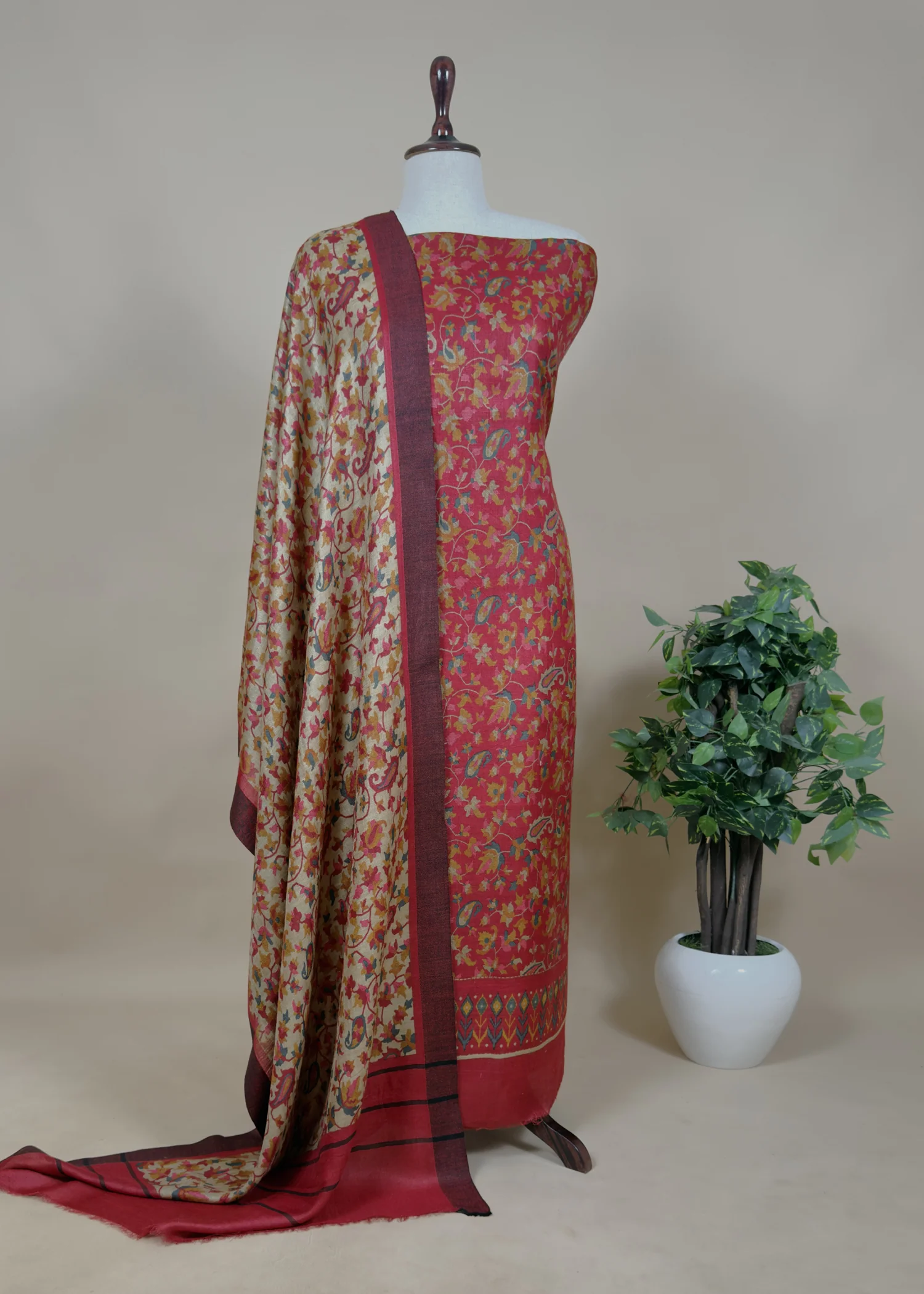 Pashmina Unstitched Suit Fabric in Abdu Rahiman Nagar